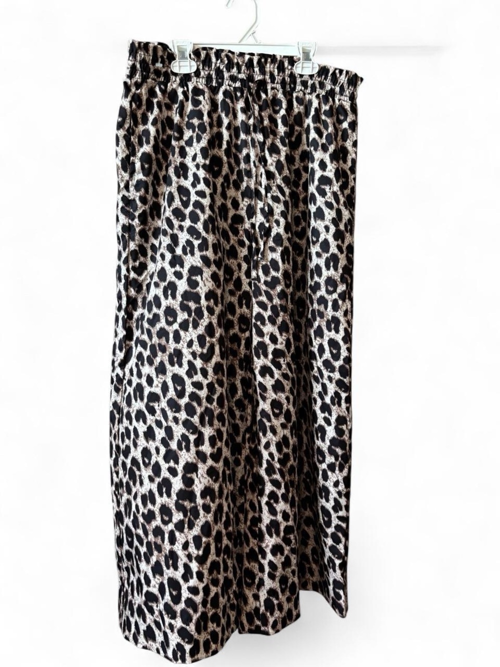 HALARA Leopard-Print Wide Leg Pants in Black & Cream
